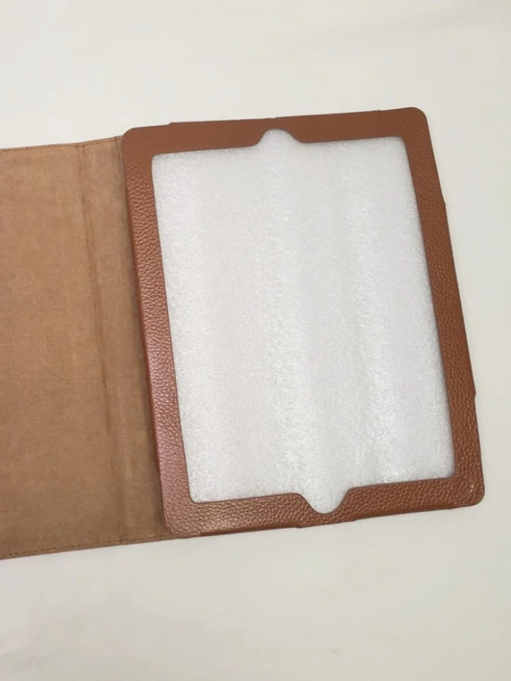 TUCKER TWEED Leather iPad Cover